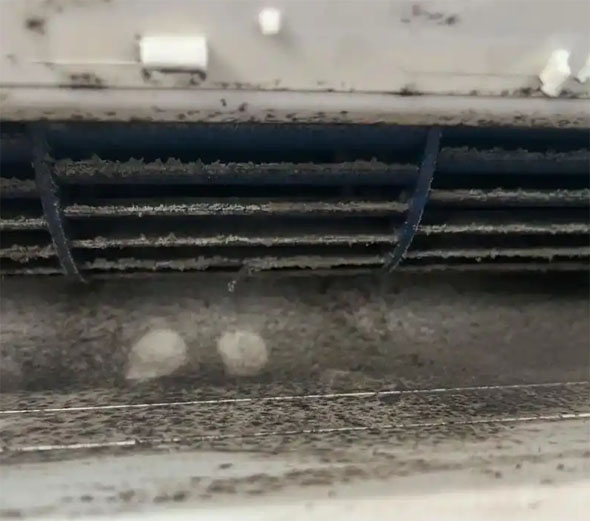 白山市空调吹的风有股烧焦味是怎么回事